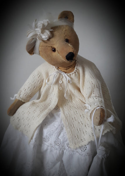 Angela Tamayo. Antique Bear Collector and Accessories